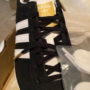 Size 9.5 Adidas Gazelle